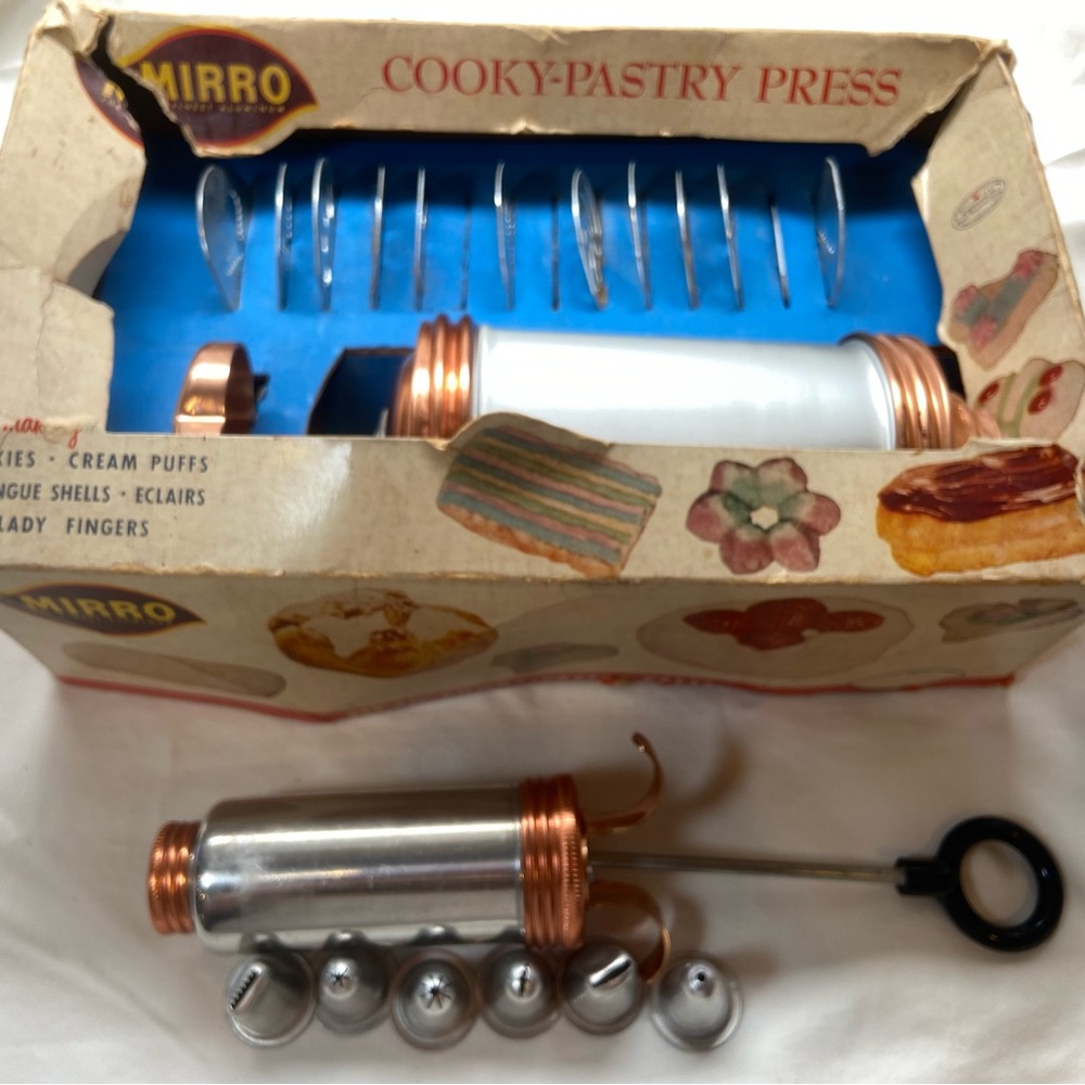 Vintage Mirro Cookie Pastry Press